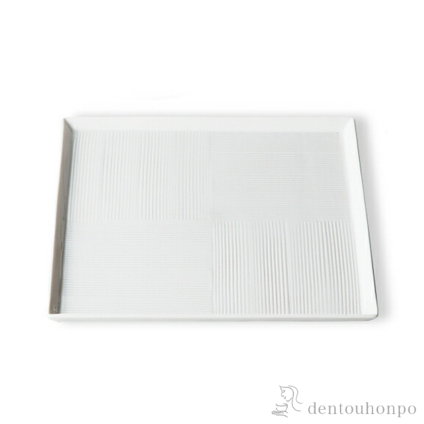 【送料無料】角皿 彫刻紋 白磁 市松彫 中≪在庫確認後、10~14営業日程で出荷≫ ( 彫刻紋 白磁 角皿 長皿 焼き魚 さんま おしゃれ 波佐見焼 )