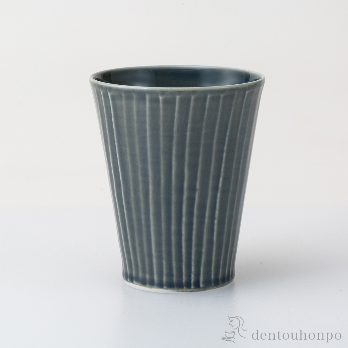 彫刻紋〈藍墨〉 ピルスナー 草林彫≪在庫確認後、10~14営業日程で出荷≫ ( 初任給 プレゼント 母の日 ビールグラス ビアグラス 保温 保冷 人気 波佐見焼 )