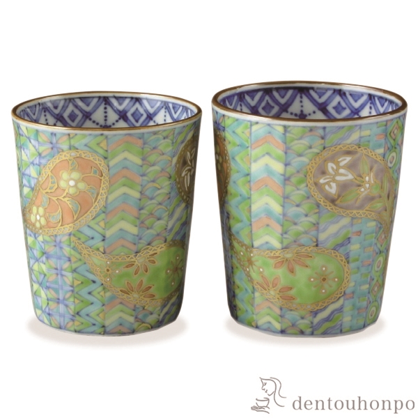 【送料無料】組湯呑 色絵ペイズリー ペア≪在庫確認後、1~3営業日で出荷≫ ( 木箱名入れ有料 退職祝い 定年 湯呑み 湯のみ セット 湯飲み おすすめ セット 清水焼 京焼 )