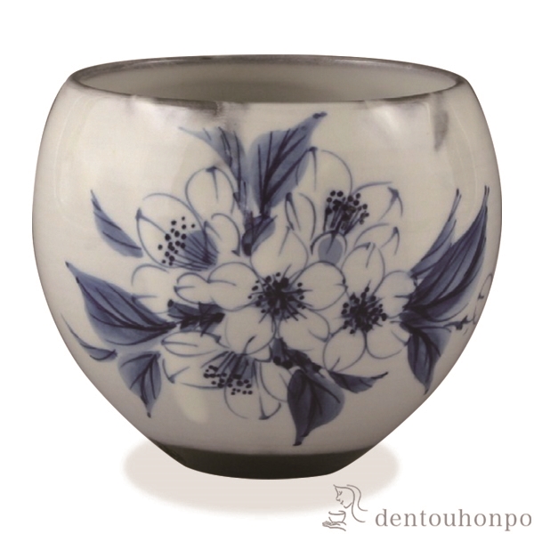 【送料無料】お茶呑茶碗 染付草花 染付桜≪在庫確認後、1~3営業日で出荷≫ ( 名入れ有料 母の日 プレゼント 初任給 湯のみ ゆのみ 湯飲み カップ プレゼント 清水焼 京焼 )