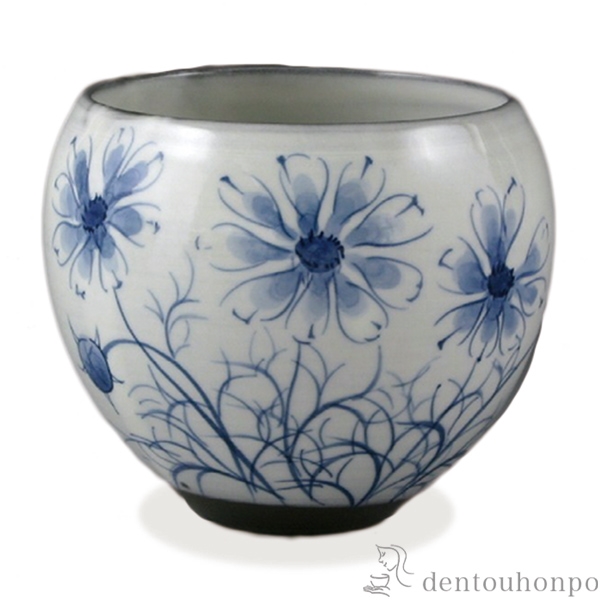 【送料無料】お茶呑茶碗 染付草花 染付秋桜≪在庫確認後、1~3営業日で出荷≫ ( 名入れ有料 母の日 プレゼント 初任給 湯のみ ゆのみ 湯飲み カップ プレゼント 清水焼 京焼 )