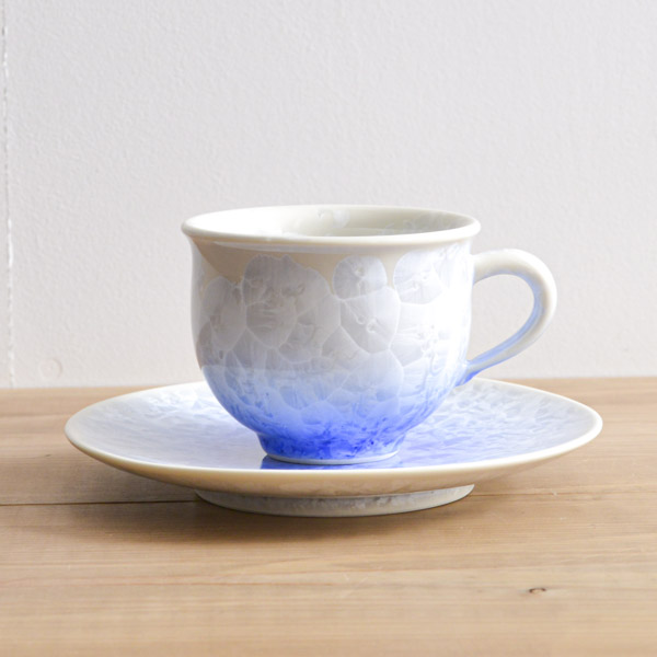 【送料無料】珈琲碗皿 花結晶 白地青≪在庫確認後、1~3営業日で出荷≫ ( 名入れ有料 セット ソーサー ティーカップ 美味しい おすすめ 清水焼 京焼 )
