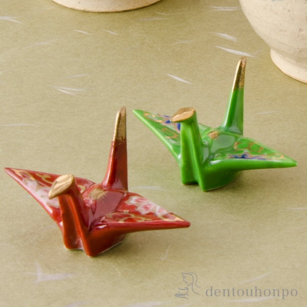 【送料無料】ペア箸置 折り鶴≪在庫確認後、1~3営業日で出荷≫ ( 退職祝い 定年 ギフト セット 結婚祝い お店 人気 セット 清水焼 京焼 )