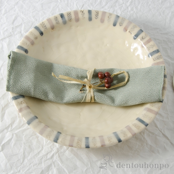 【送料無料】七、五寸皿 志野十草≪在庫確認後、1~3営業日で出荷≫ ( 名入れ有料 母の日 プレゼント 初任給 プレート おつまみ 料理 和食 洋食 清水焼 京焼 )