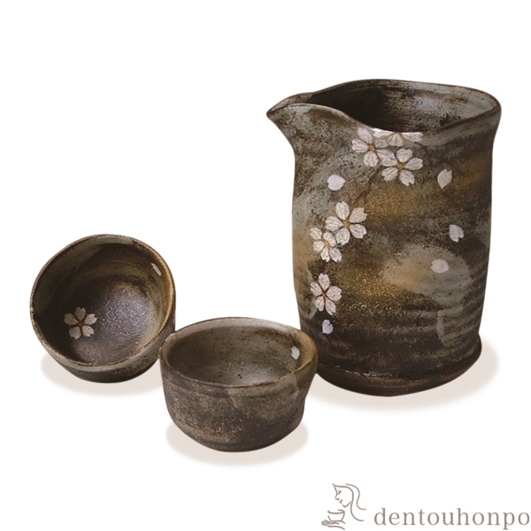 【送料無料】お預け酒器 花かがり 徳利1個・ぐい呑2個≪在庫確認後、1~3営業日で出荷≫ ( 名入れ有料 母の日 プレゼント 初任給 酒器 日本酒 冷酒 プレゼント 人気 清水焼 京焼 )