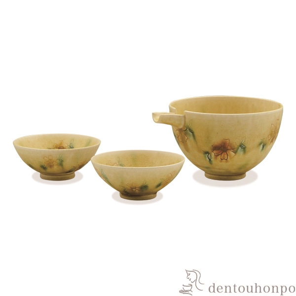 【送料無料】片口酒器 釉彩花三島 徳利1個・ぐい呑2個≪在庫確認後、1~3営業日で出荷≫ ( 名入れ有料 母の日 プレゼント 初任給 酒器 日本酒 冷酒 プレゼント 人気 清水焼 京焼 )