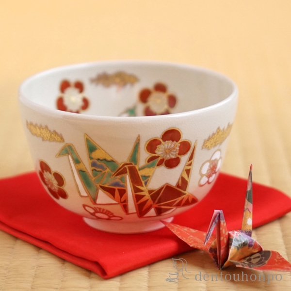 【送料無料】抹茶碗 金彩折鶴≪注文後に商品取り寄せ、後日納期連絡致します≫ ( 名入れ有料 母の日 プレゼント 初任給 抹茶碗 茶道具 茶器 お稽古用 抹茶 清水焼 京焼 )