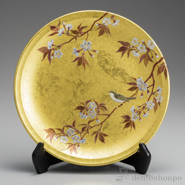 【送料無料】飾り皿 桜にうぐいす≪3ヶ月程で出荷予定≫ ( 木札名入れ有料 置物 飾皿 スタンド 絵皿 贈り物 金沢金箔 )