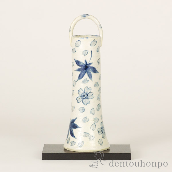 【送料無料】九谷焼 手付寸胴 染付春秋 8号 花台付≪在庫確認後、通常即日で出荷≫ ( 和窯 木札名入れ有料 ガラス フラワーベース 花器 一輪挿し おすすめ 九谷焼 )