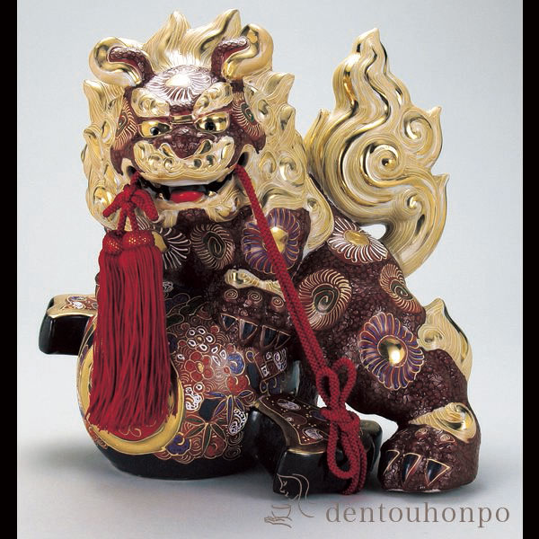 【送料無料】九谷焼 小槌獅子 盛 13号≪在庫確認後、21営業日程で出荷≫ ( 木札名入れ有料 置物 玄関 受付 風水 幸運 九谷焼 )