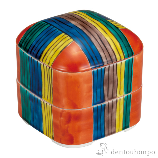 【送料無料】二段重 色絵糸巻≪在庫確認後、通常即日で出荷≫ ( お正月 新年 おせち 運動会 漆塗り お正月 人気 九谷焼 )