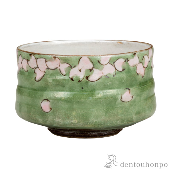 【送料無料】抹茶碗 花桜≪在庫確認後、通常即日で出荷≫ ( 木箱名入れ有料 母の日 プレゼント 初任給 抹茶碗 茶道具 茶器 お稽古用 抹茶 九谷焼 )