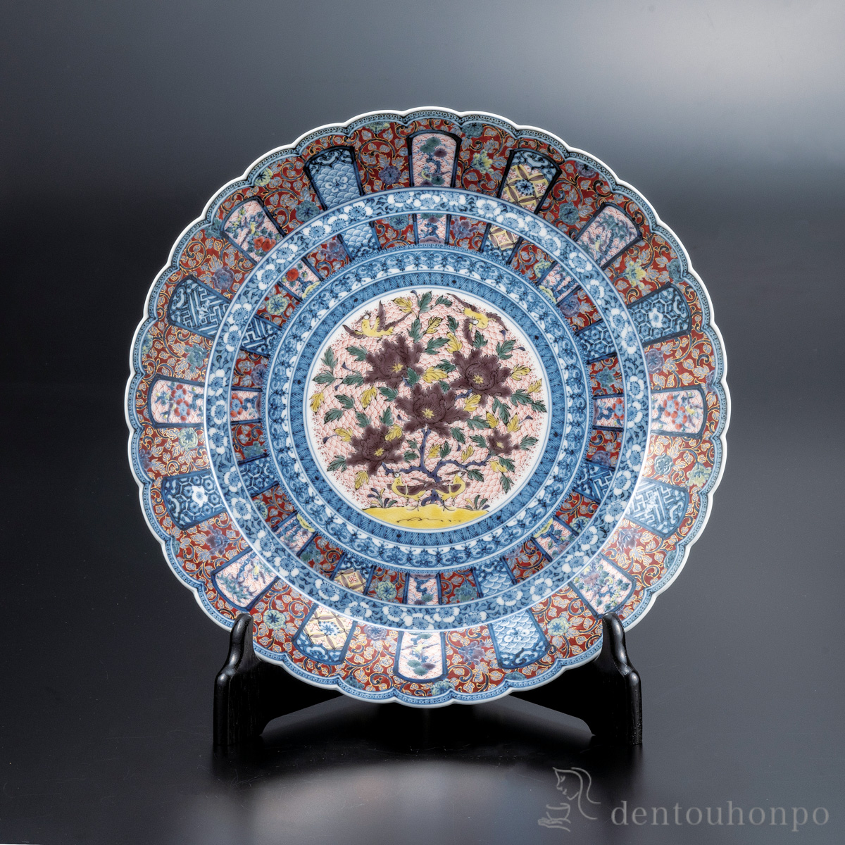 【送料無料】飾皿 青華紅彩花鳥文 10号 皿立付≪在庫確認後、通常即日で出荷≫ ( 置物 飾皿 スタンド 絵皿 贈り物 九谷焼 )