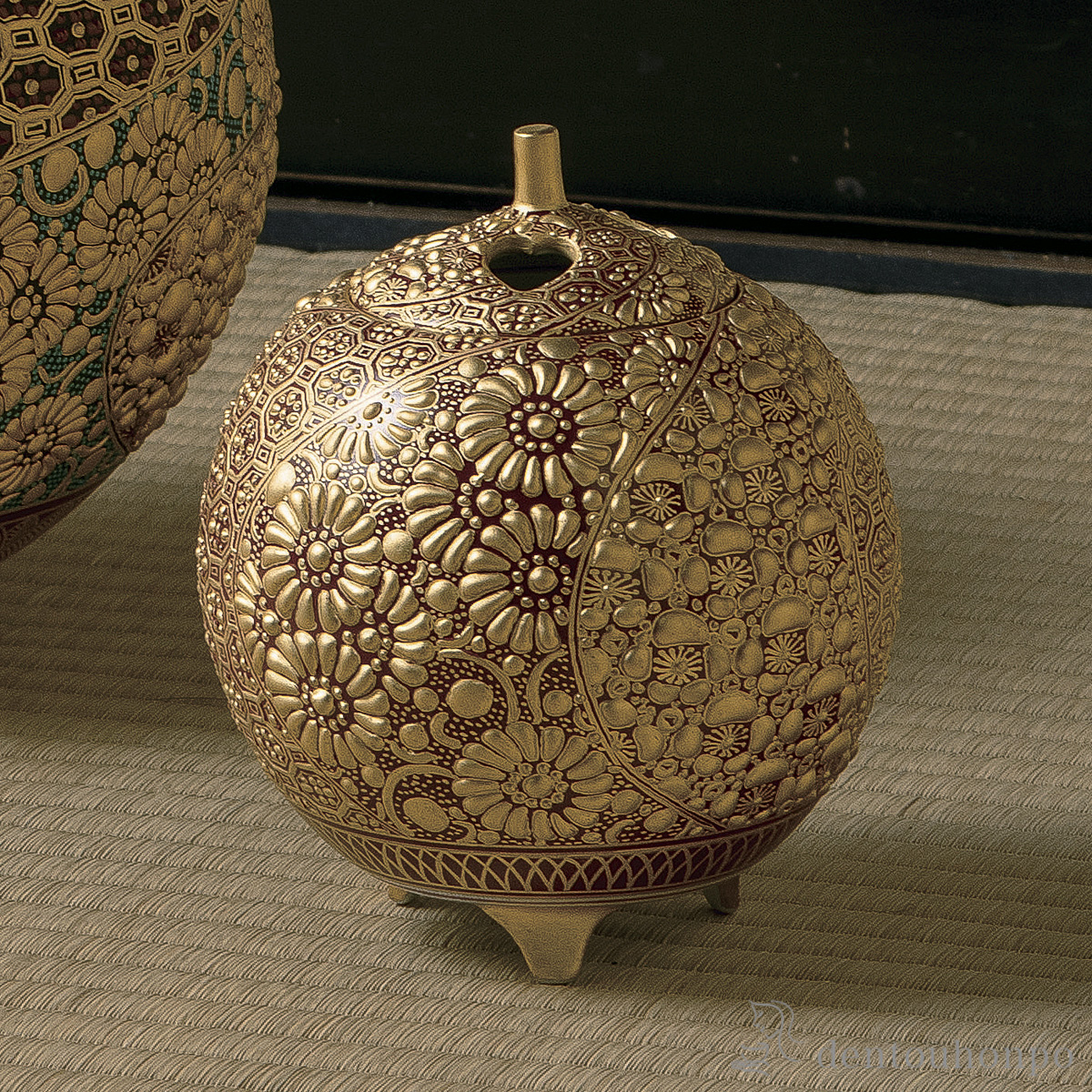 【送料無料】香炉 赤地本金盛割取小紋 4号≪在庫確認後、通常即日で出荷≫ ( お香 線香 リラックス 仏具 人気 九谷焼 )