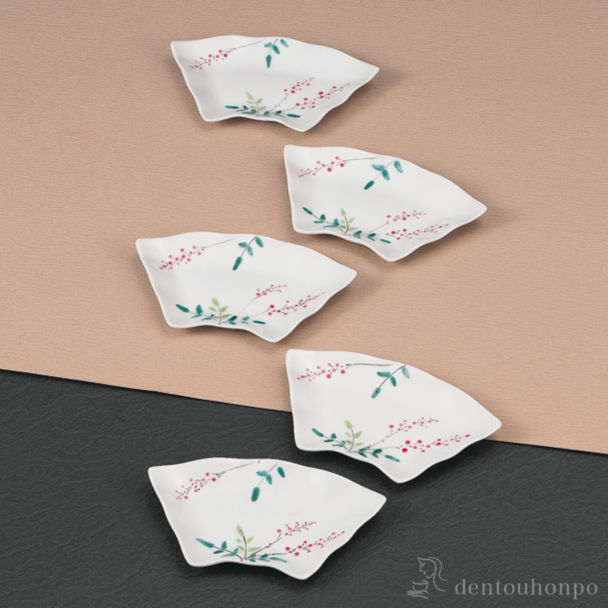 【送料無料】皿揃 福来る 4.5号 5枚セット≪在庫確認後、1~3営業日で出荷≫ ( 和食器セット お皿 揃える 食器 和食 九谷焼 )