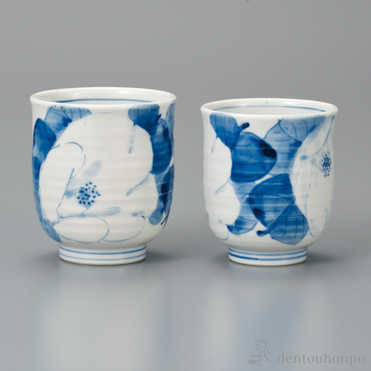 組湯呑 白椿　 ペア≪在庫確認後、1~3営業日で出荷≫ ( 湯呑み 湯のみ セット 湯飲み おすすめ 九谷焼 )