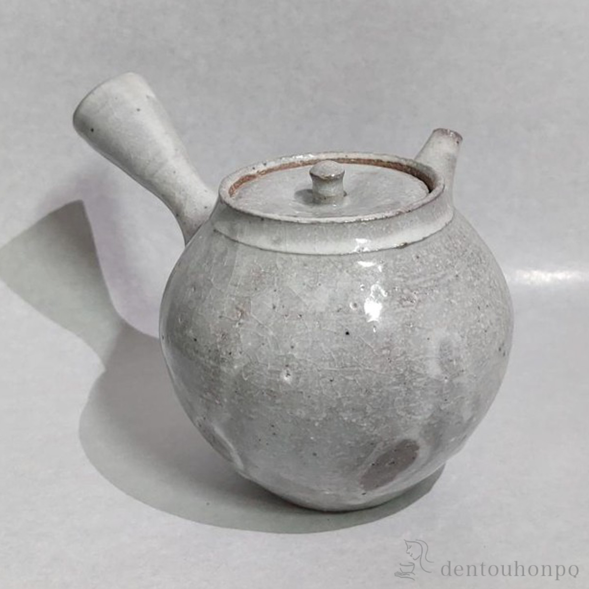 【送料無料】灰釉駒形 急須≪在庫確認後、1~3営業日で出荷≫ ( ティーポット お茶 煎茶 日本茶 おすすめ 萬古焼 )