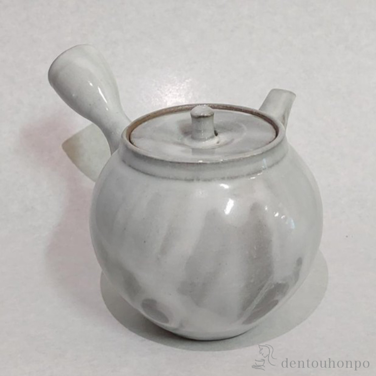 【送料無料】白釉流し 駒形急須≪在庫確認後、1~3営業日で出荷≫ ( ティーポット お茶 煎茶 日本茶 おすすめ 萬古焼 )