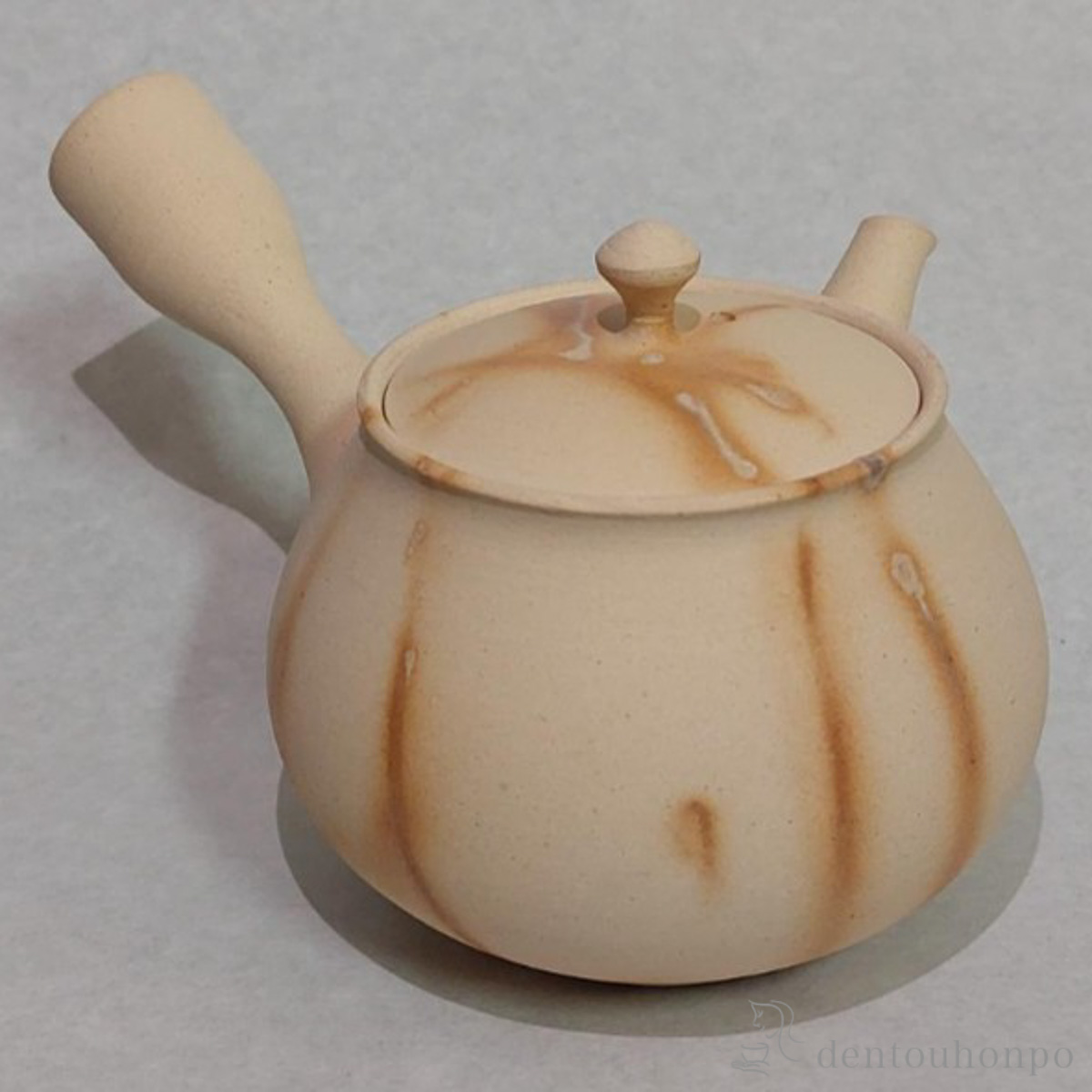 【送料無料】火襷 ダルマ形急須≪在庫確認後、1~3営業日で出荷≫ ( ティーポット お茶 煎茶 日本茶 おすすめ 萬古焼 )