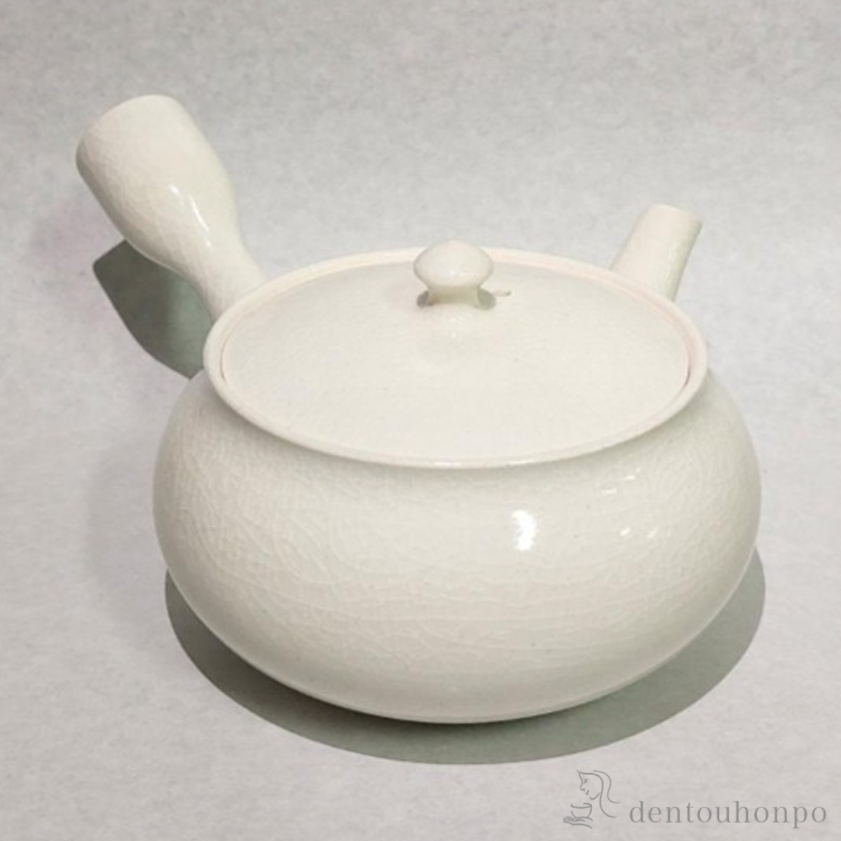 【送料無料】白 平形急須≪在庫確認後、1~3営業日で出荷≫ ( ティーポット お茶 煎茶 日本茶 おすすめ 萬古焼 )