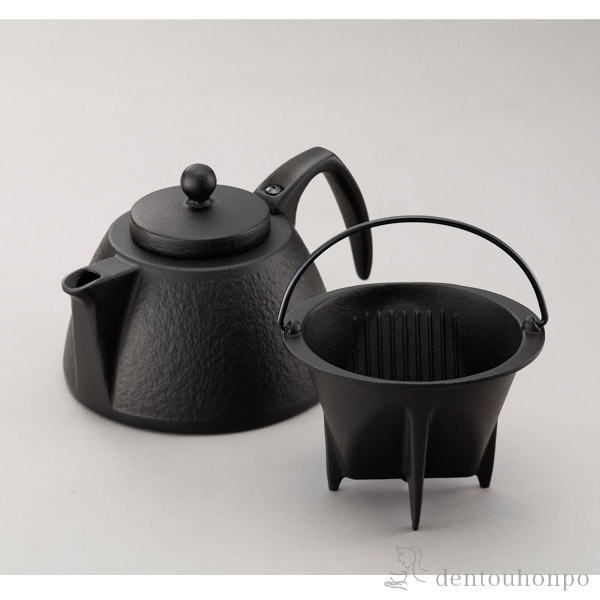 【送料無料】コーヒーポット 茶こし付≪約1年で出荷予定≫ ( 岩鋳 紅茶 ハーブティー 日本茶 ティーライフ 人気 南部鉄器 )