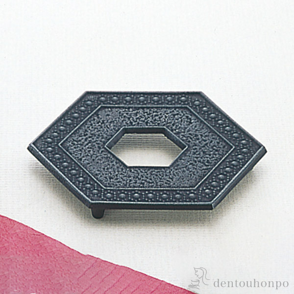 釜敷 六角亀甲 黒 小≪在庫確認後、7営業日程で出荷≫ ( 岩鋳 退職祝い 定年 急須 ポット 湯冷まし 茶器 おすすめ 南部鉄器 )