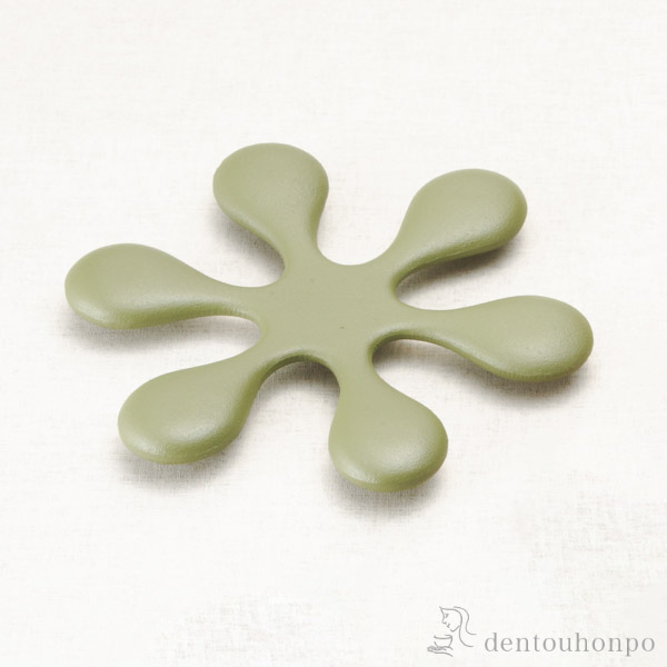 【送料無料】トリベット 艶消若草 大≪在庫確認後、7営業日程で出荷≫ ( 岩鋳 急須 ポット 湯冷まし 茶器 おすすめ 南部鉄器 )