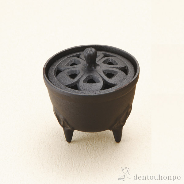 【送料無料】香立 花びら 黒≪在庫確認後、7営業日程で出荷≫ ( 岩鋳 お香 線香 リラックス 仏具 人気 南部鉄器 )