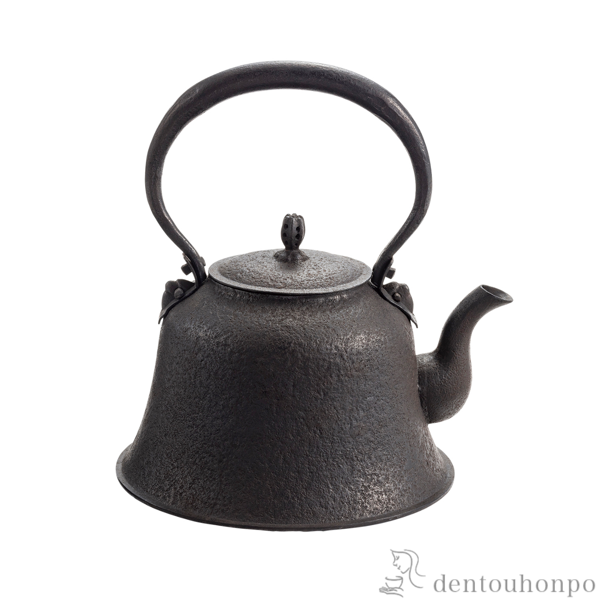 【送料無料】鉄瓶 平底撫肩肌 直火・IH対応 小 1200ml（1.2L）≪約半年で出荷予定≫ ( 岩鋳 やかん 湯沸かし てつびん 白湯 おすすめ 南部鉄器 )