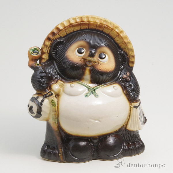 福狸 10号≪在庫確認後、21営業日程で出荷≫ ( 木札名入れ有料 母の日 プレゼント 初任給 置物 幸運 風水 縁起物 人気 信楽焼 )