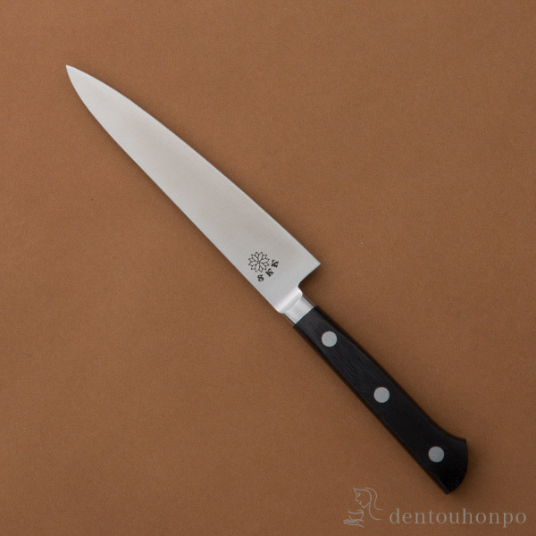 【送料無料】洋包丁 堺菊守 SKKバナジウム鋼（口金付） ペティ 150mm 1本 名入れ彫刻無料≪在庫確認後、1週間程で出荷≫ ( 父の日 プレゼント 初任給 切れ味 ナイフ 庖丁 人気 おすすめ 堺打刃物 )