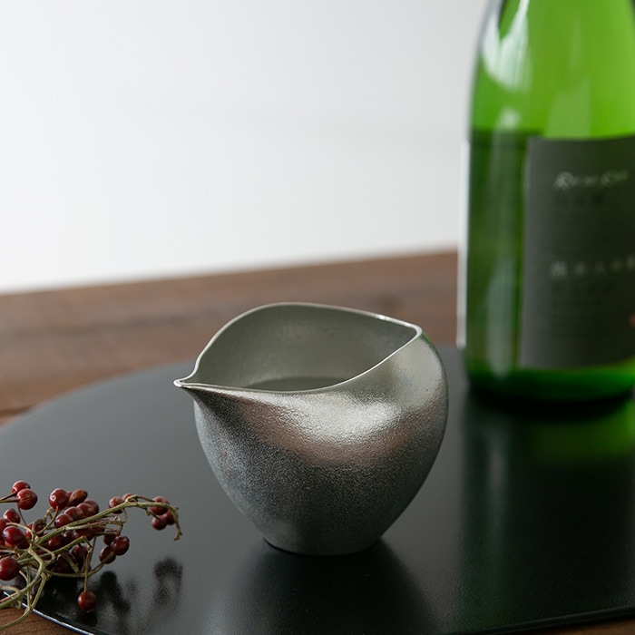 片口 まどか≪在庫確認後、21営業日程で出荷≫ ( 能作 名入れ有料 母の日 プレゼント 初任給 酒器 日本酒 冷酒 片口 おすすめ 高岡銅器 )