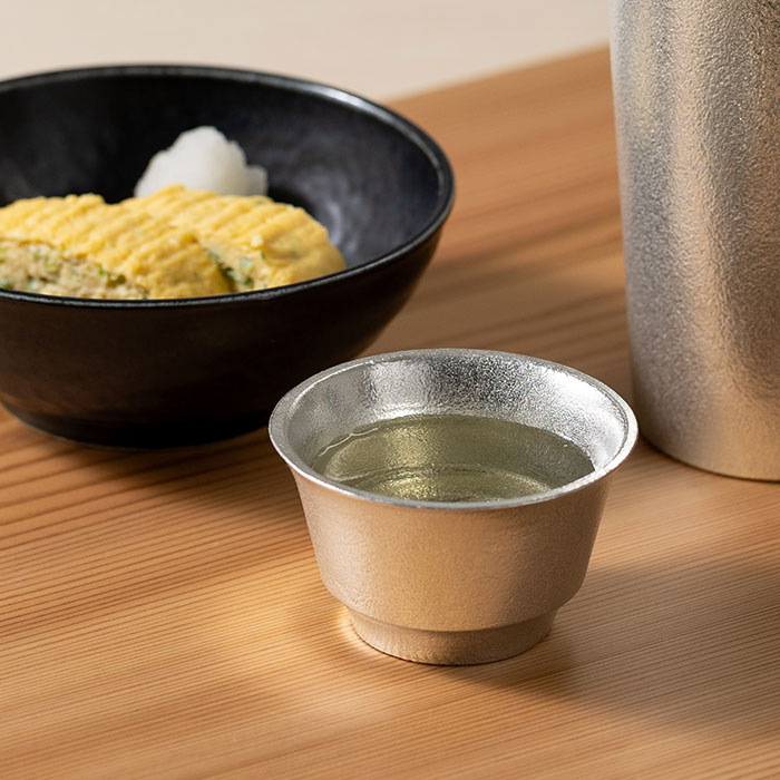 【送料無料】ぐい呑 よもやま≪在庫確認後、21営業日程で出荷≫ ( 能作 名入れ有料 母の日 プレゼント 初任給 ぐいのみ 盃 酒器 猪口 日本酒 高岡銅器 )