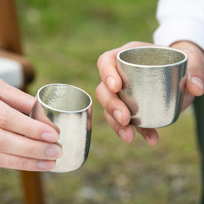 【送料無料】ペアカップ ふたえ 2個入り≪在庫確認後、21営業日程で出荷≫ ( 能作 名入れ有料 母の日 プレゼント 初任給 ビールグラス ビアグラス 保温 保冷 人気 高岡銅器 )