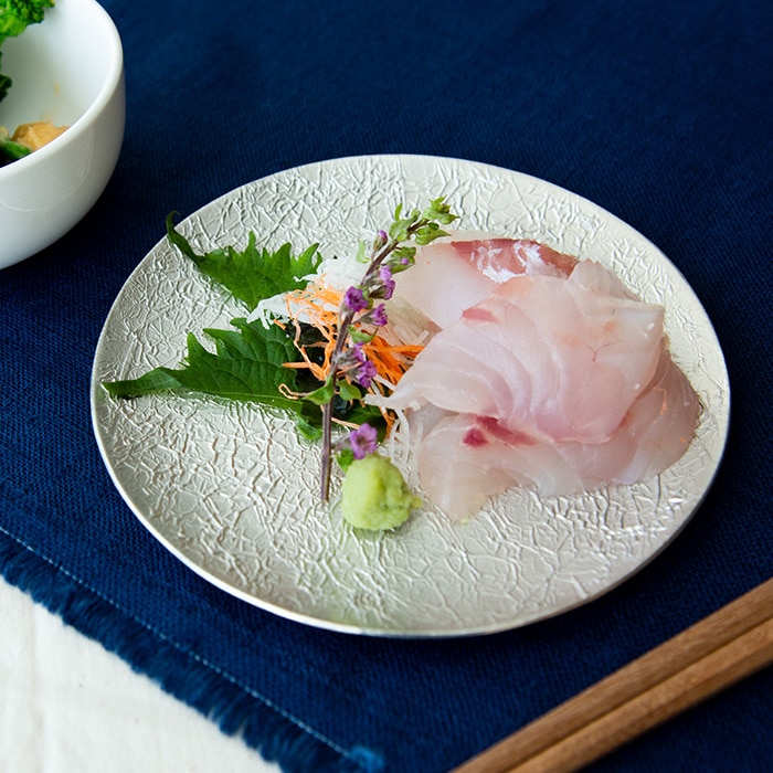 【送料無料】小皿 氷割≪在庫確認後、21営業日程で出荷≫ ( 能作 母の日 プレゼント 初任給 プレート 醤油皿 豆皿 和食 洋食 高岡銅器 )