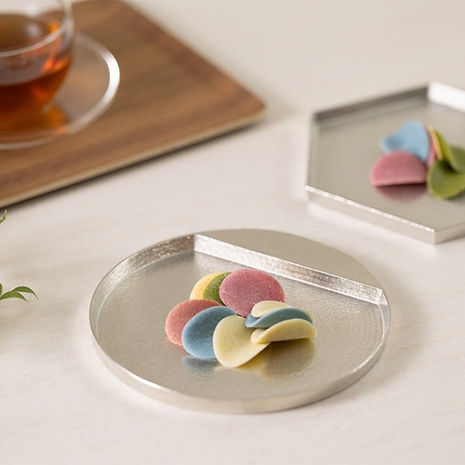 つまみ皿 MARU L≪在庫確認後、21営業日程で出荷≫ ( 能作 母の日 プレゼント 初任給 プレート 醤油皿 豆皿 和食 洋食 高岡銅器 )