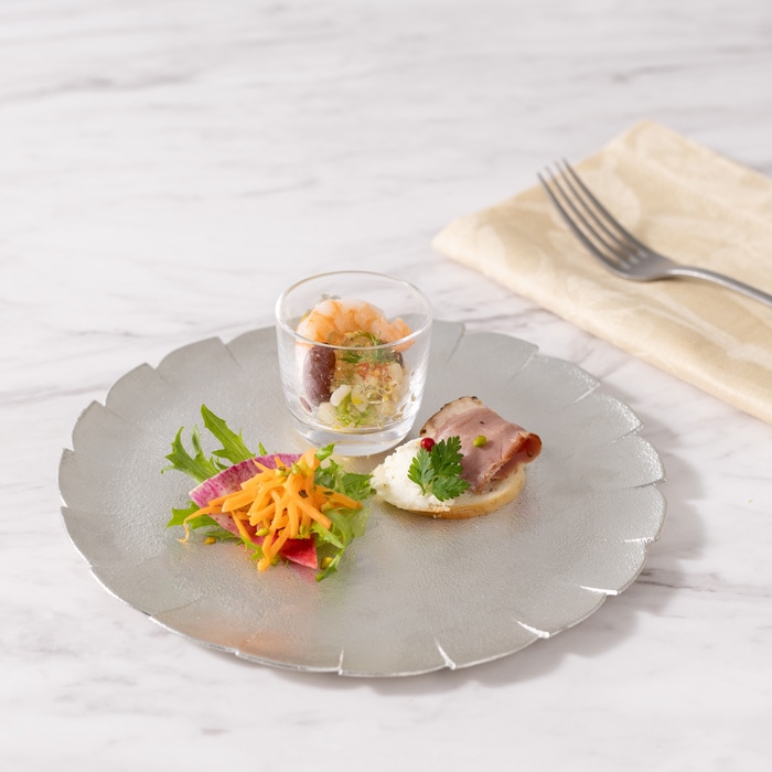 【送料無料】中皿 Edge M≪在庫確認後、21営業日程で出荷≫ ( 能作 母の日 プレゼント 初任給 プレート おつまみ 料理 和食 洋食 高岡銅器 )