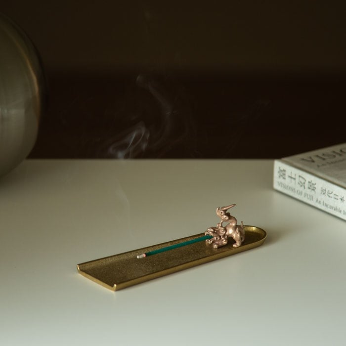 【送料無料】香立＆香皿セット 獅子≪在庫確認後、21営業日程で出荷≫ ( 能作 母の日 プレゼント 初任給 お香立て インセンス インテリア 雑貨 香皿 高岡銅器 )