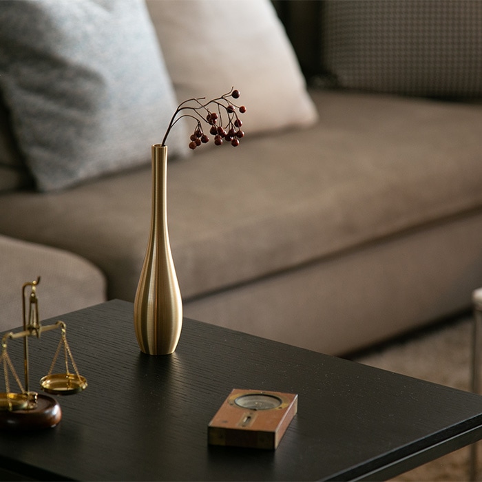 【送料無料】花瓶 そろり 金 S≪在庫確認後、21営業日程で出荷≫ ( 能作 母の日 プレゼント 初任給 ガラス フラワーベース 花器 一輪挿し おすすめ 高岡銅器 )