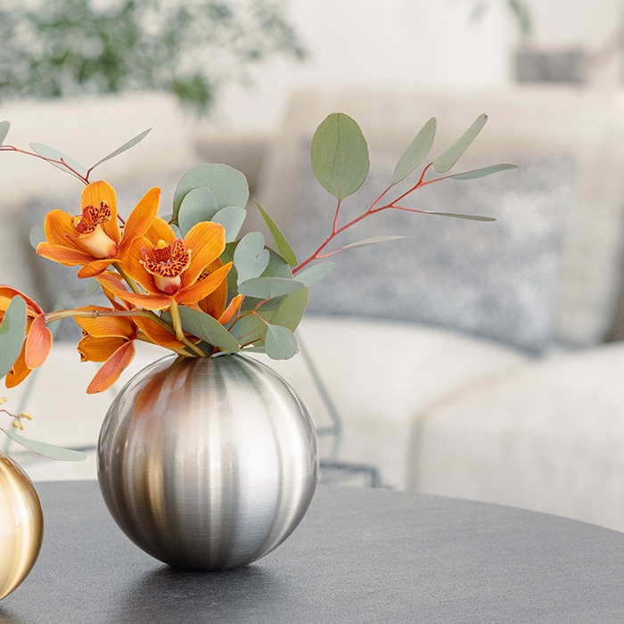 【送料無料】花瓶 TAMA L≪在庫確認後、21営業日程で出荷≫ ( 能作 母の日 プレゼント 初任給 ガラス フラワーベース 花器 一輪挿し おすすめ 高岡銅器 )