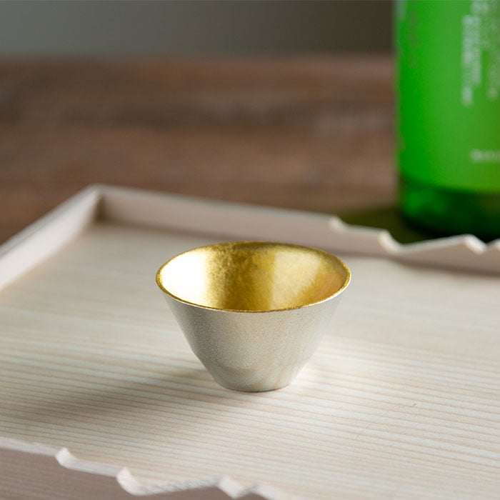 【送料無料】盃 喜器（きき） II 金箔≪在庫確認後、21営業日程で出荷≫ ( 能作 名入れ有料 母の日 プレゼント 初任給 ぐいのみ 盃 酒器 猪口 日本酒 高岡銅器 )