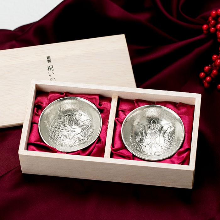 【送料無料】盃セット 祝い 2個入り≪在庫確認後、21営業日程で出荷≫ ( 能作 母の日 プレゼント 初任給 巳 蛇 十二支 2025年 開運 高岡銅器 )