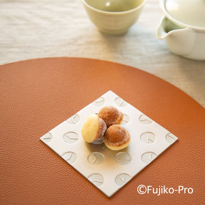 【送料無料】小皿 タイムふろしき≪在庫確認後、10~14営業日程で出荷≫ ( 能作 プレート 醤油皿 豆皿 和食 洋食 高岡銅器 )