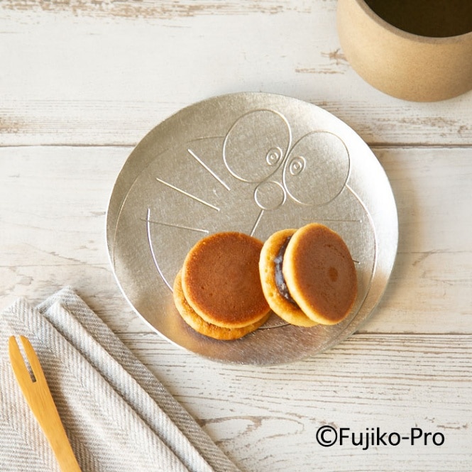 小皿 ドラえもん≪在庫確認後、10~14営業日程で出荷≫ ( 能作 プレート 醤油皿 豆皿 和食 洋食 高岡銅器 )