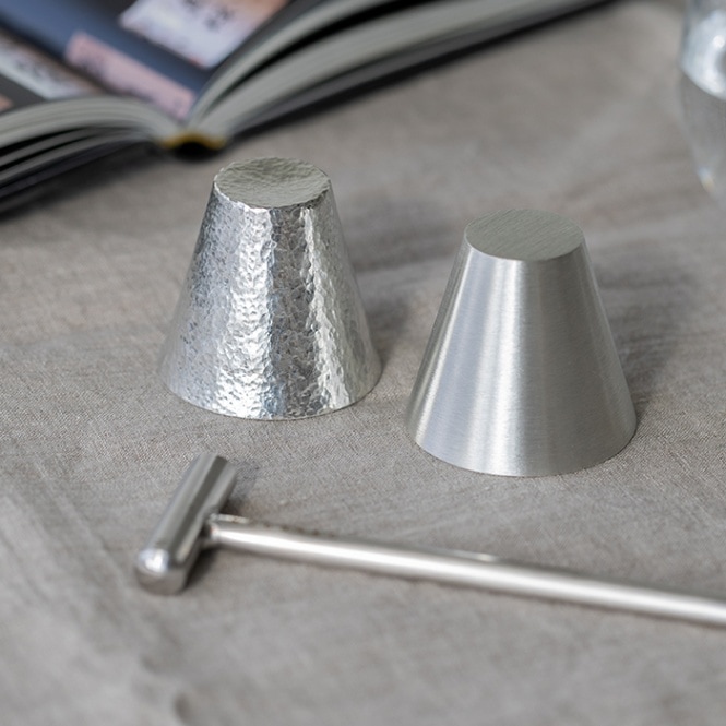 【送料無料】手作り鎚目キット ぐい呑 ぐい呑み2個・製作用カップ1個・ハンマー1個≪在庫確認後、10~14営業日程で出荷予定≫ ( 能作 ぐいのみ 盃 酒器 猪口 日本酒 高岡銅器 )