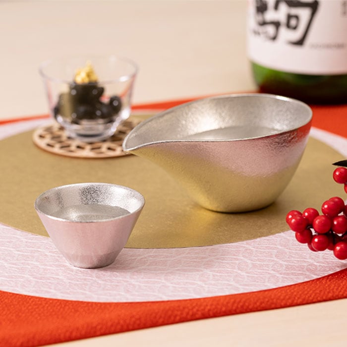 【送料無料】酒器セット 喜器(きき) II 片口・小 片口1個・盃1個≪在庫確認後、10~14営業日程で出荷予定≫ ( 能作 名入れ有料 酒器 日本酒 冷酒 プレゼント 人気 高岡銅器 )
