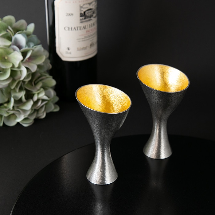 【送料無料】ワイングラスペアセット Sライン 金箔 2個入り≪在庫確認後、21営業日程で出荷≫ ( 能作 ワインカップ 酒器 日本酒 冷酒 人気 高岡銅器 )
