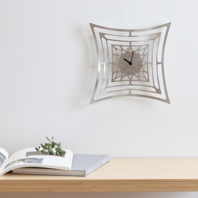 【送料無料】時計 スクエア≪在庫確認後、21営業日程で出荷≫ ( 能作 母の日 プレゼント 初任給 置時計 置き時計 アクセサリー パソコンデスク 人気 高岡銅器 )