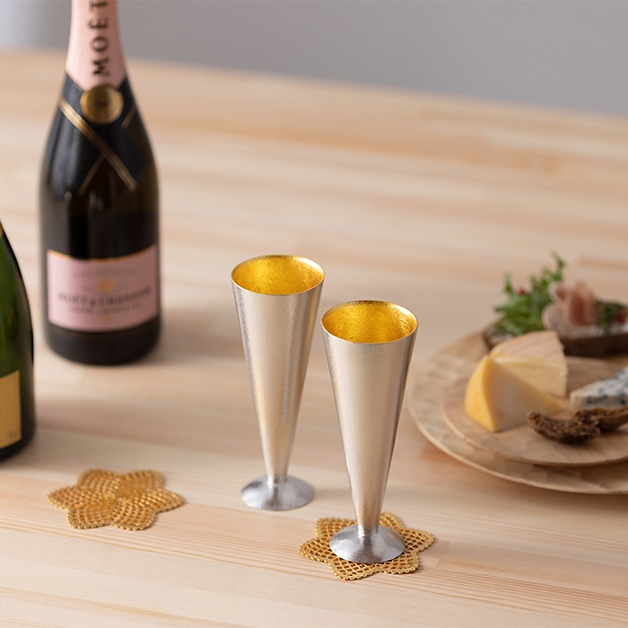 【送料無料】シャンパングラス・コースター 煌きギフトセット 3種類から選べる コースター S 2個セット≪在庫確認後、10~14営業日程で出荷予定≫ ( 木箱名入れ有料 酒器 日本酒 冷酒 プレゼント 人気 高岡銅器 )