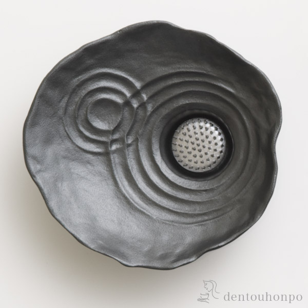 水盤 雫影 すいれん　消炭色 剣山付≪在庫確認後、10~14営業日程で出荷≫ ( 母の日 プレゼント 初任給 花器 いけばな 生け花 おしゃれ おすすめ 高岡銅器 )